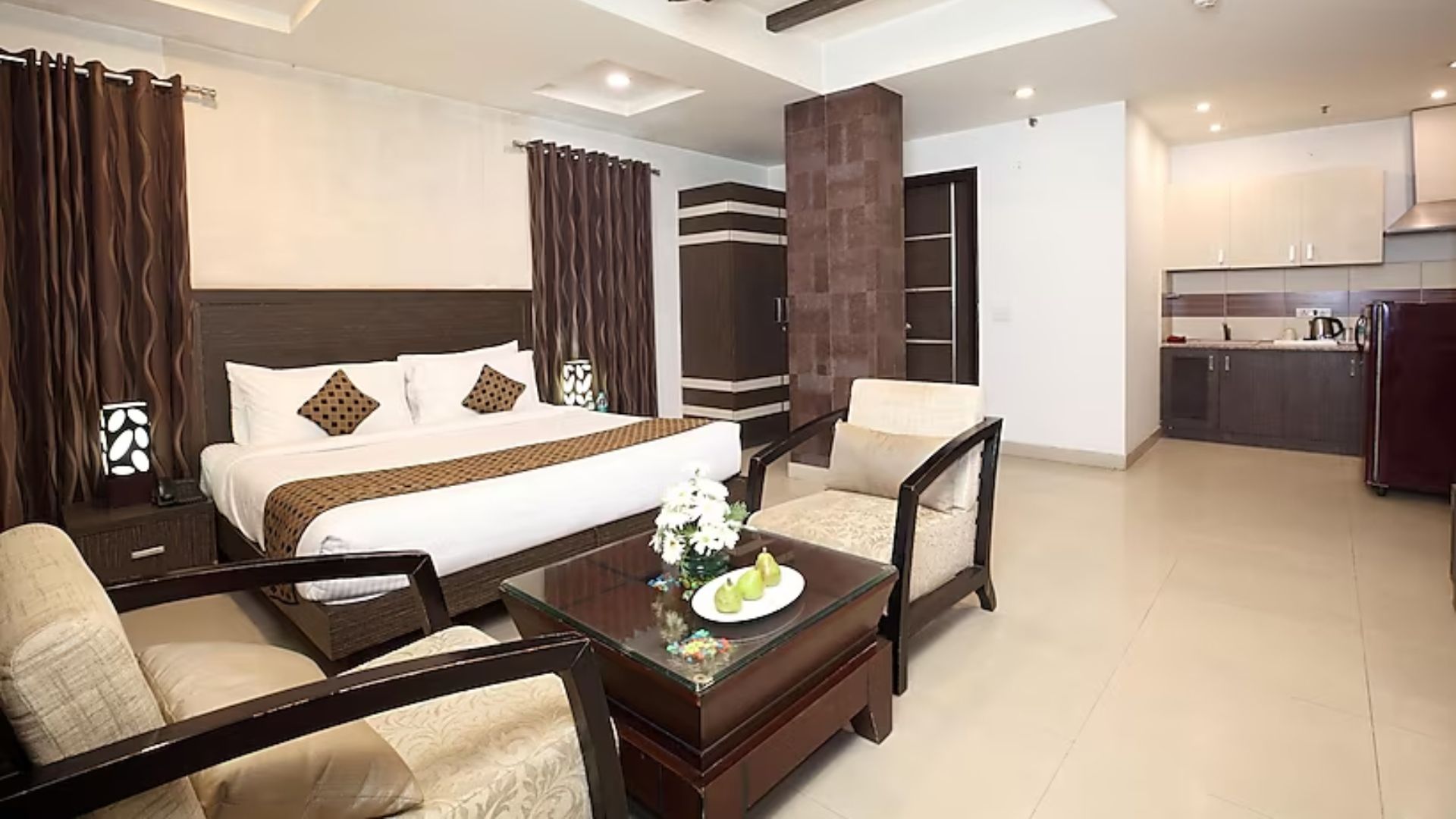 Le Crescent By Trot Hotel in Ghaziabad