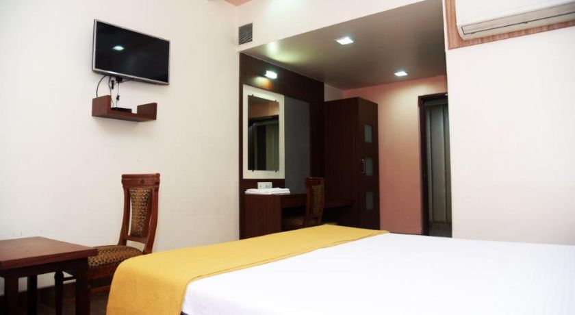 Hotel Indiana Inn in Navi Mumbai