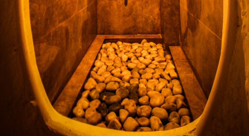 The King Cave By Craftels in Delhi