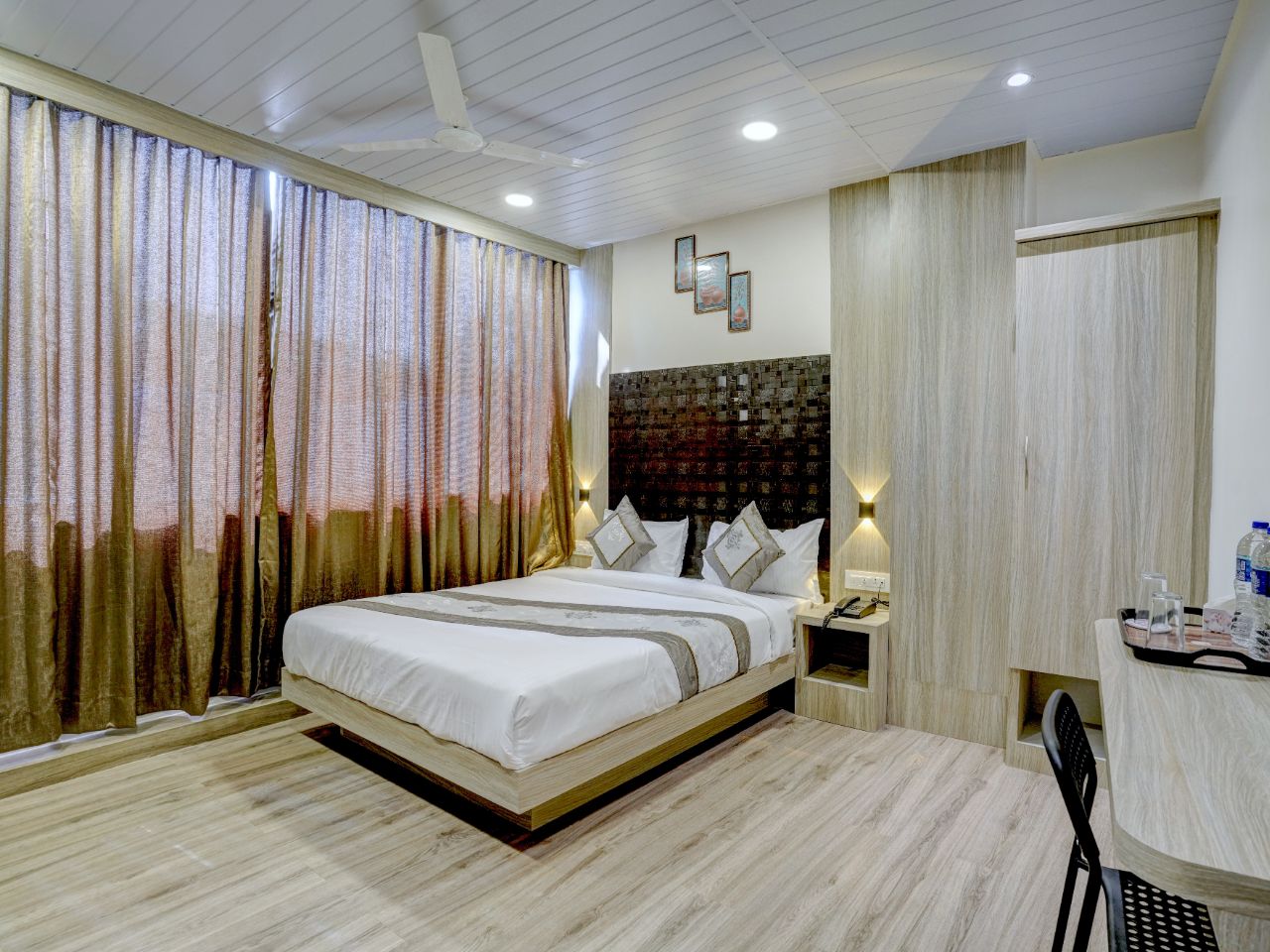 Hotel Arts International  in Mumbai