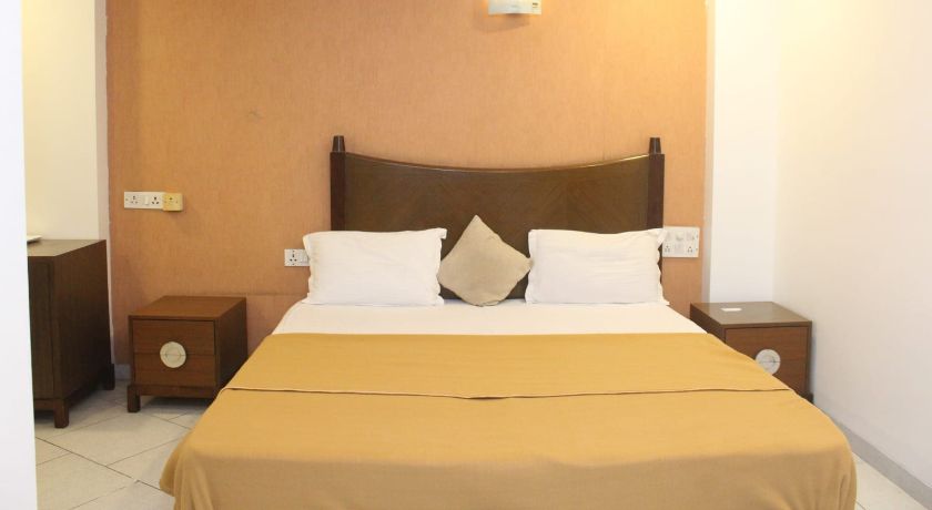 Hotel Western Court in Boisar