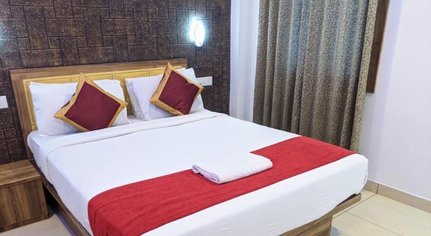 Hotel Feathers in Kochi