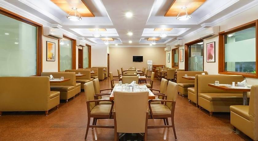 7 Apple Hotel - Pimpri in Pune