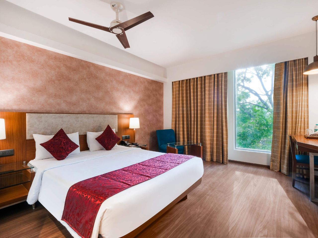 7 Apple Hotel - Viman Nagar in Pune