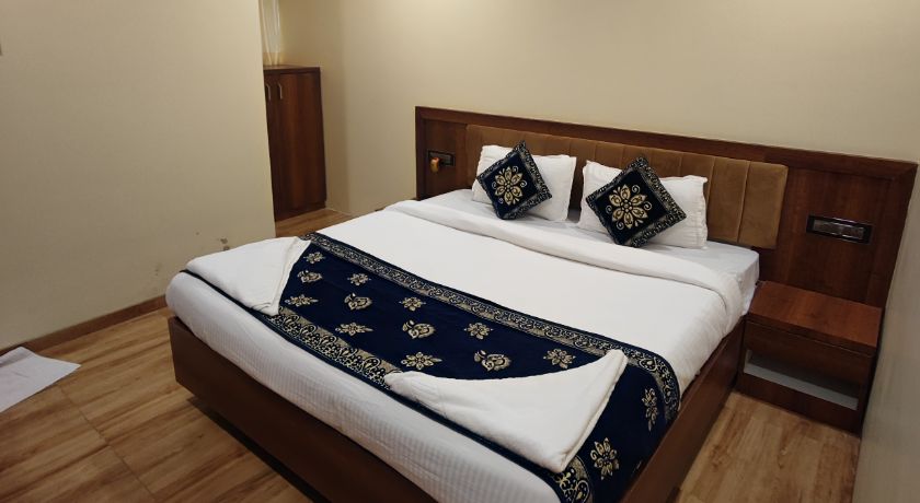 Hotel Starlit in Navi Mumbai