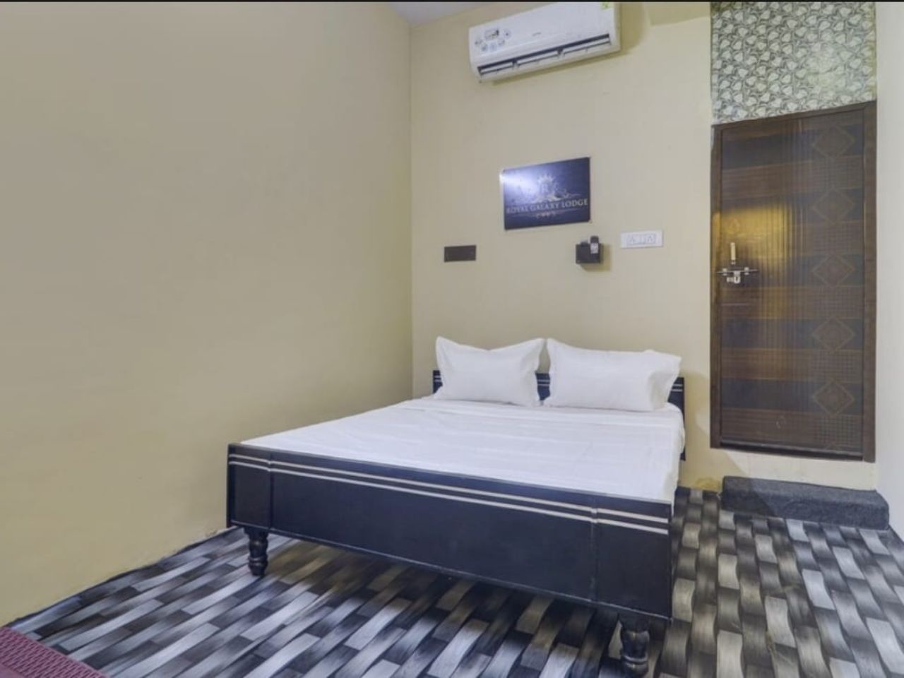 Royal Galaxy Lodge in Hyderabad