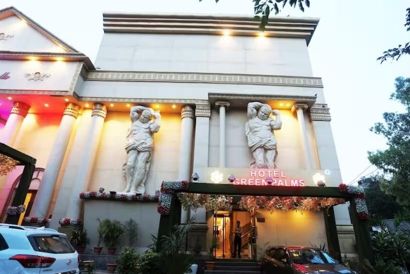 Green Palms Hotel in Delhi