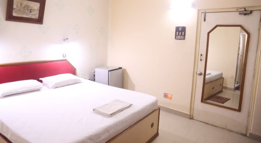 Hote Avenue club in Kolkata