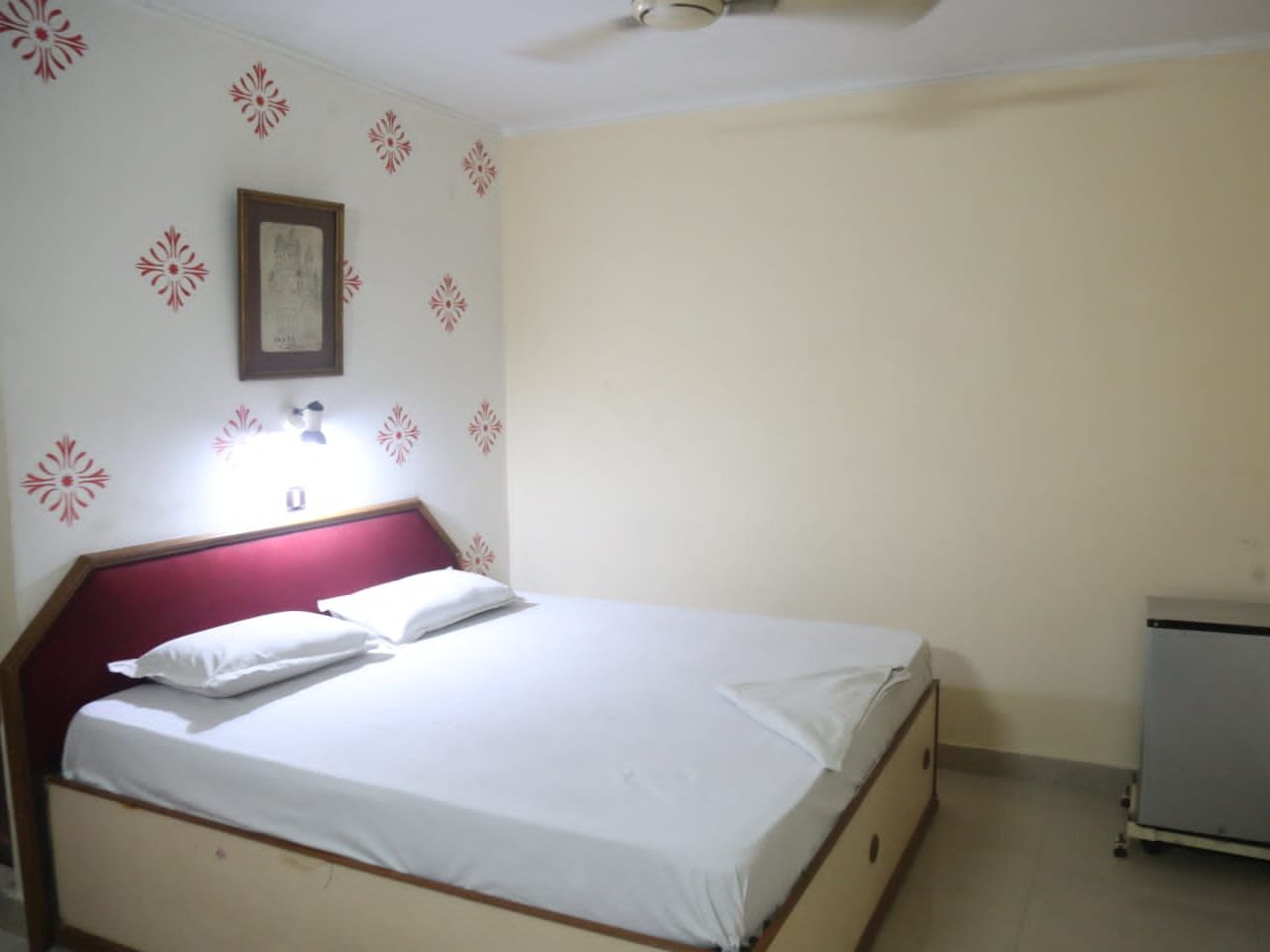 Hote Avenue club in Kolkata