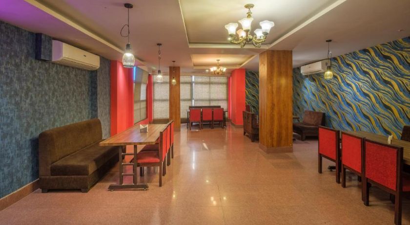 Hotel Parnil Palace in Guwahati