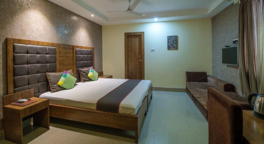 Hotel Parnil Palace in Guwahati