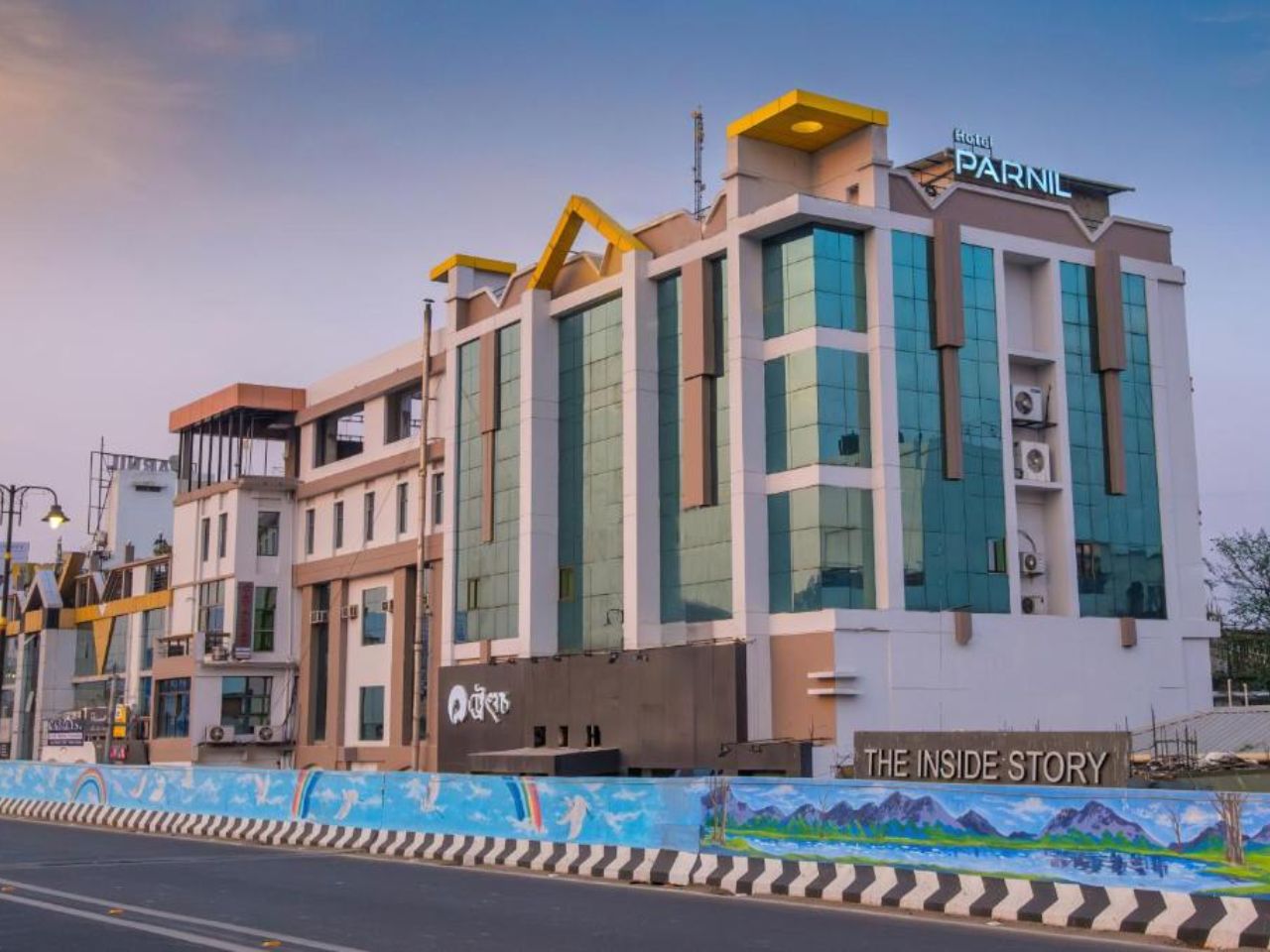 Hotel Parnil Palace in Guwahati