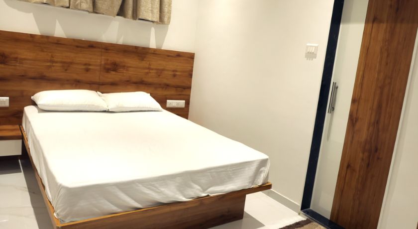 Hotel Majestic in Thane