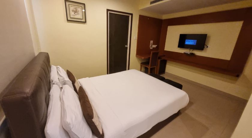 Hotel Diamonds Pearl in Visakhapatnam