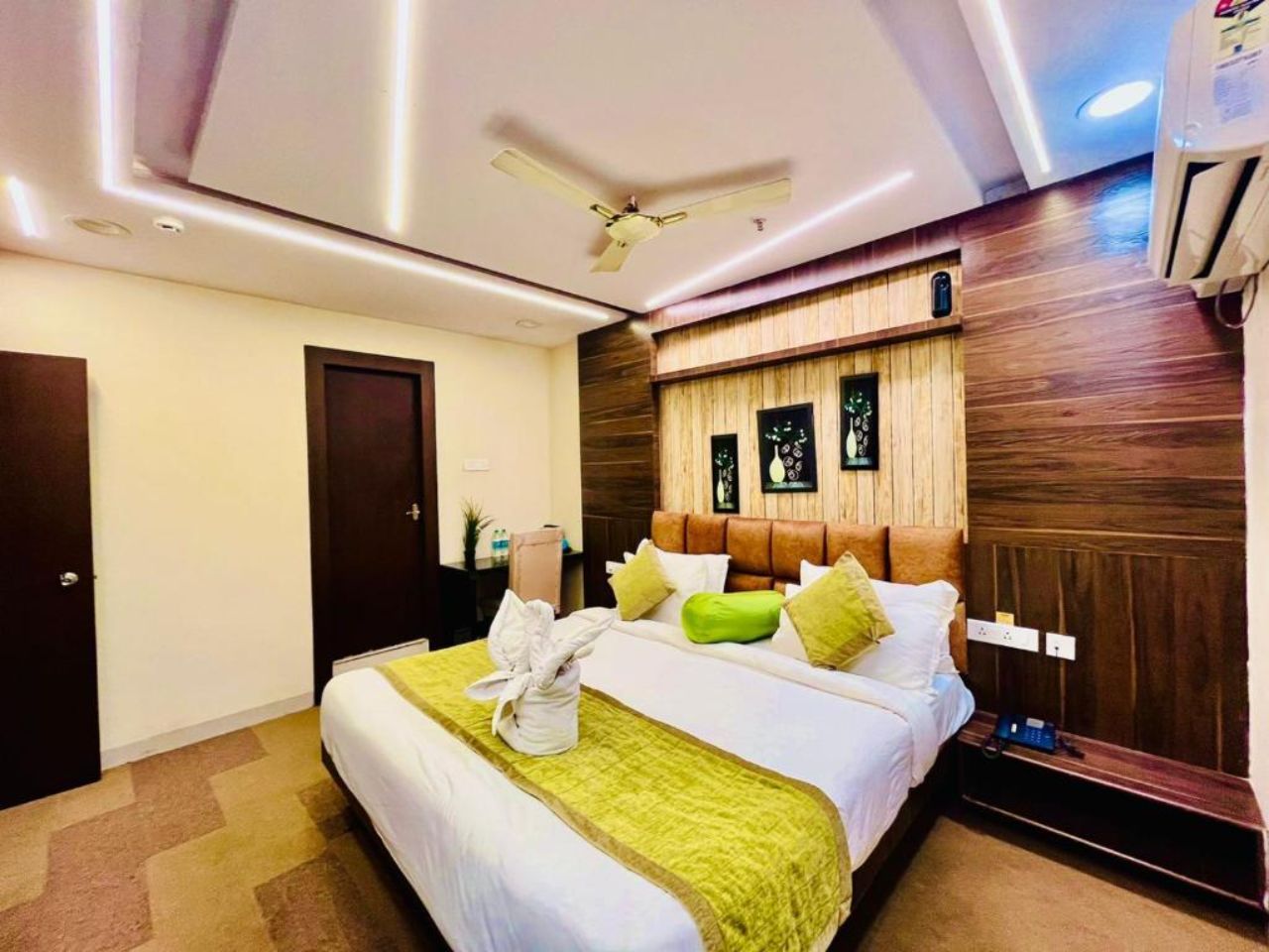 Hotel SM Deccan Park in Hyderabad