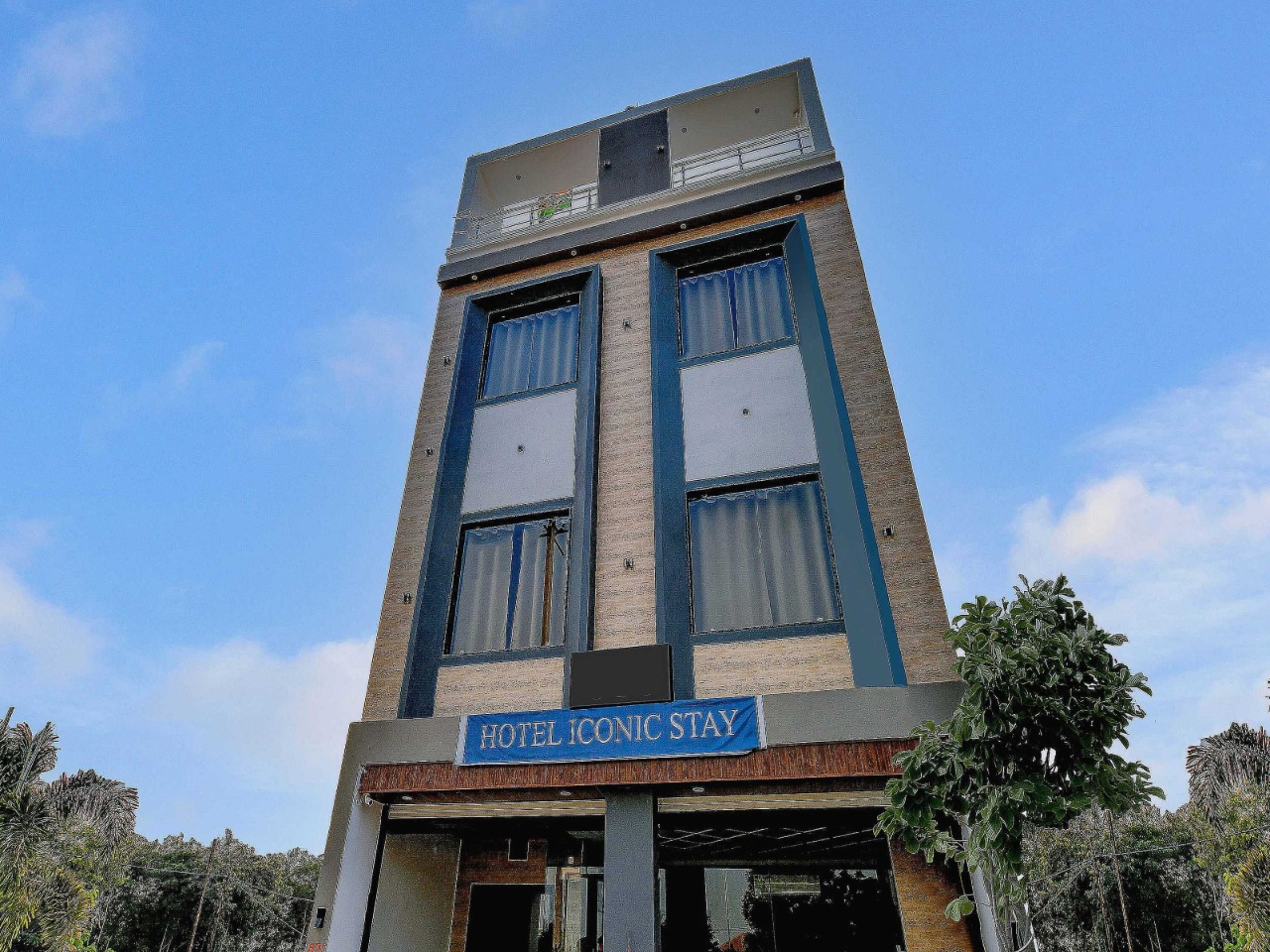 Hotel Iconic Stay in Indore