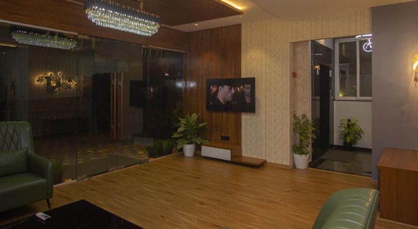 Hotel Monarch Guestline in Pune