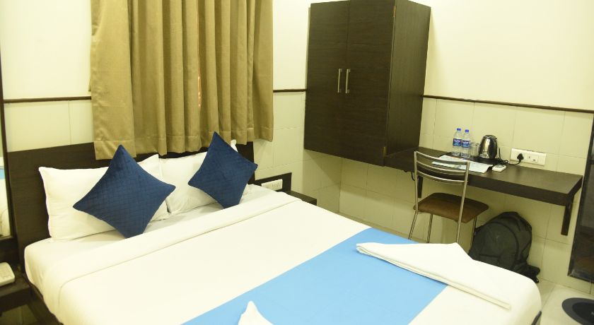 Hotel Triton Sion in Mumbai