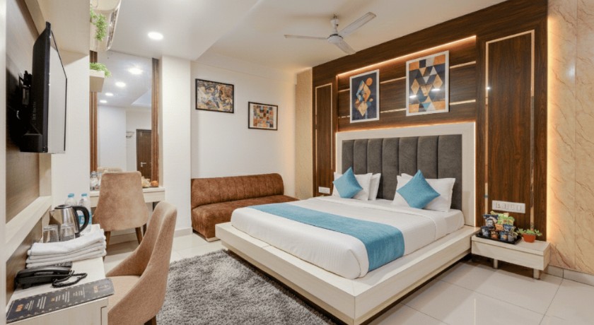 Hotel Seventh Heaven- Near Shakurpur Metro Station in Delhi