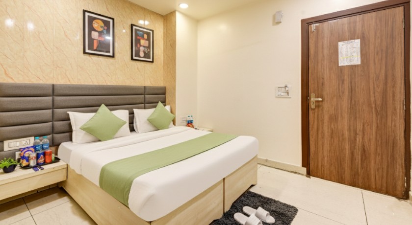 Hotel Seventh Heaven- Near Shakurpur Metro Station in Delhi