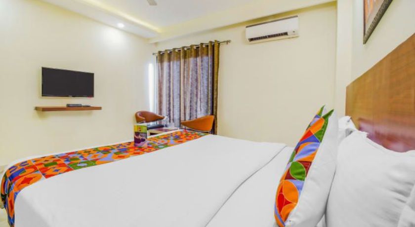 Hotel Vamika Residency in Gurgaon