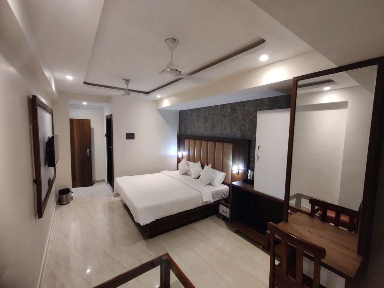 Hotel Flysky Rooms and Banquets in Navi Mumbai