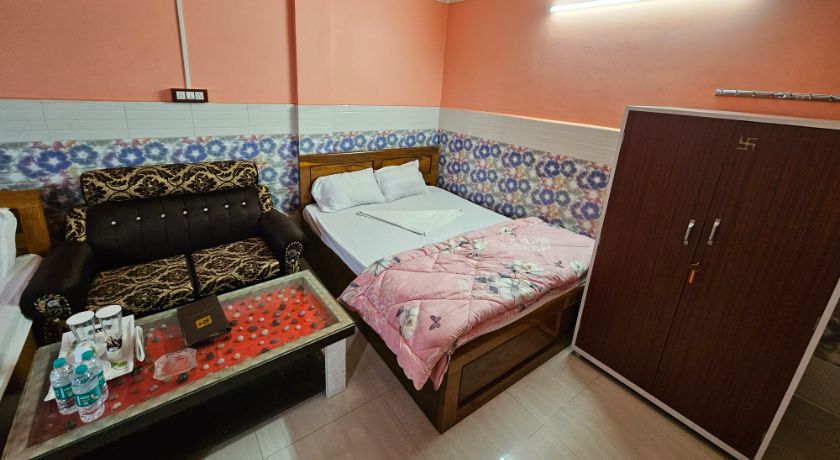 Raja Hotel And Lodge in Kharagpur