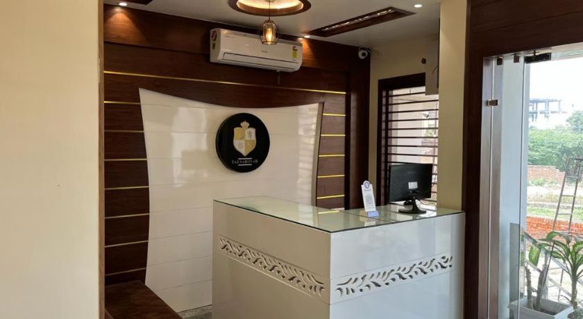 Hotel Taj Sarovar in Agra