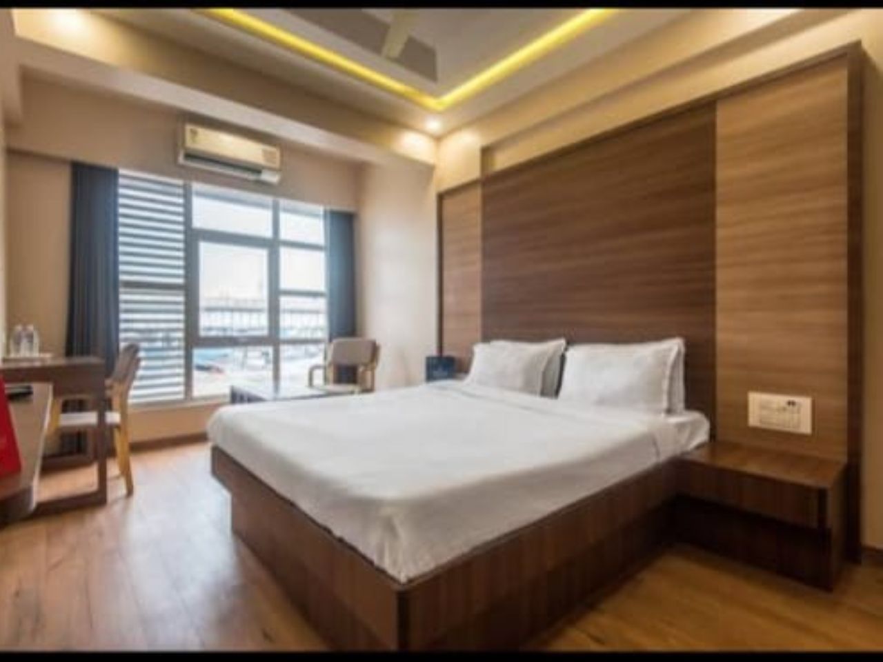 Hotel Mahadev Residency in Thane