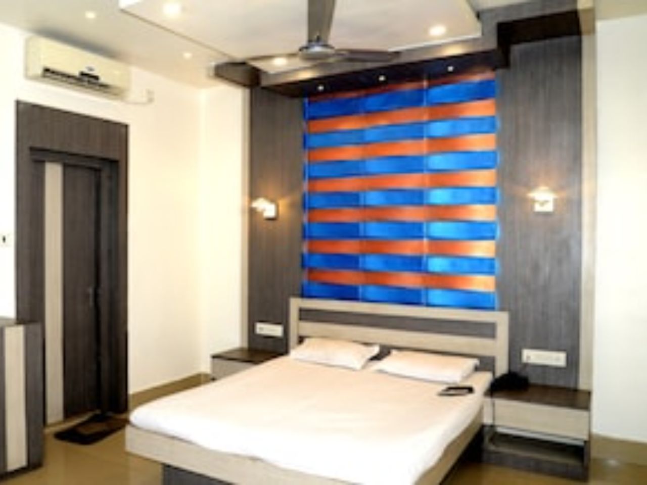 Vira Palace in Thane