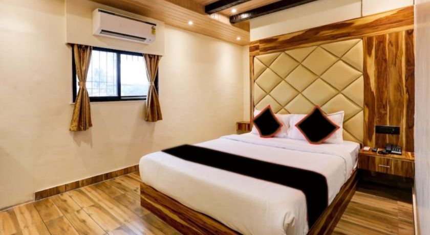 Hotel Plaza Inn in Mumbai