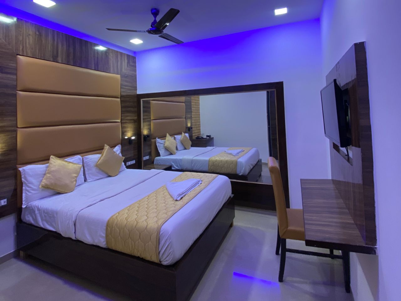 Hotel Blue Wellington in Mumbai