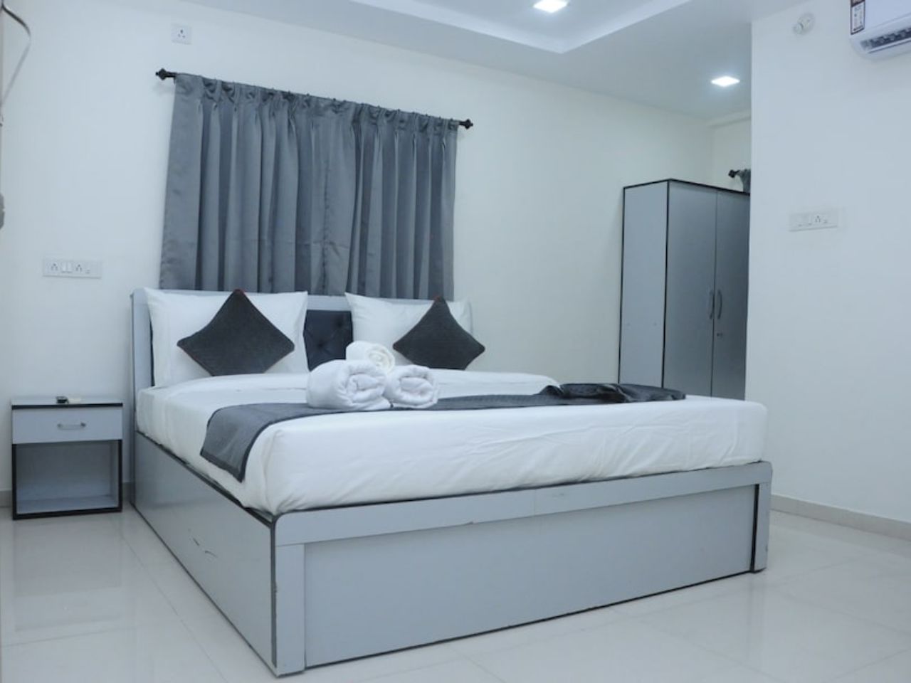 Hotel Housemate Bliss in Pune