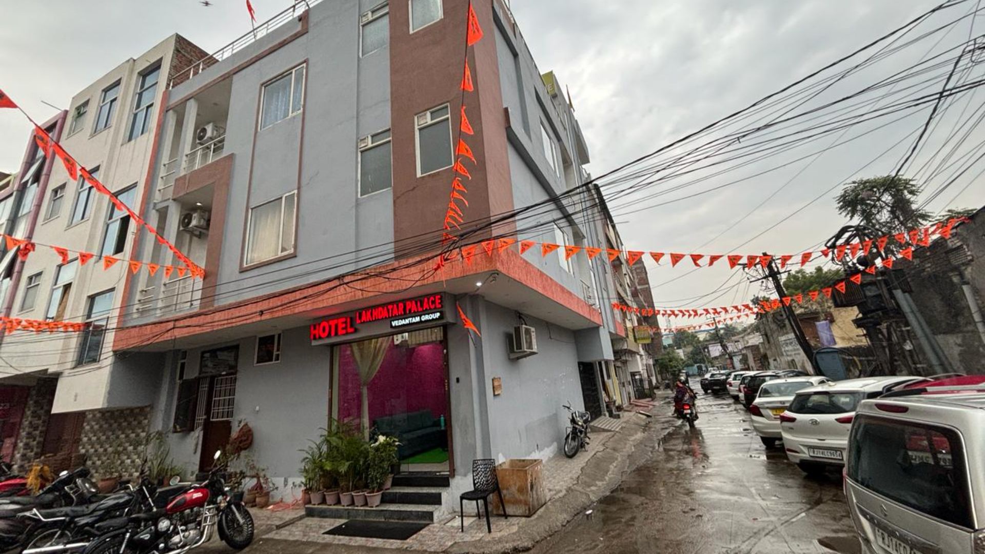 Hotel Lakhdatar Palace in Jaipur