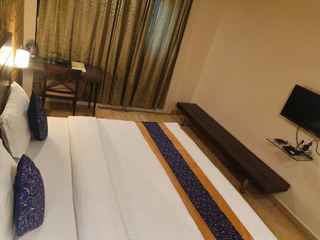 Redfox - Skyone Mall in Chennai