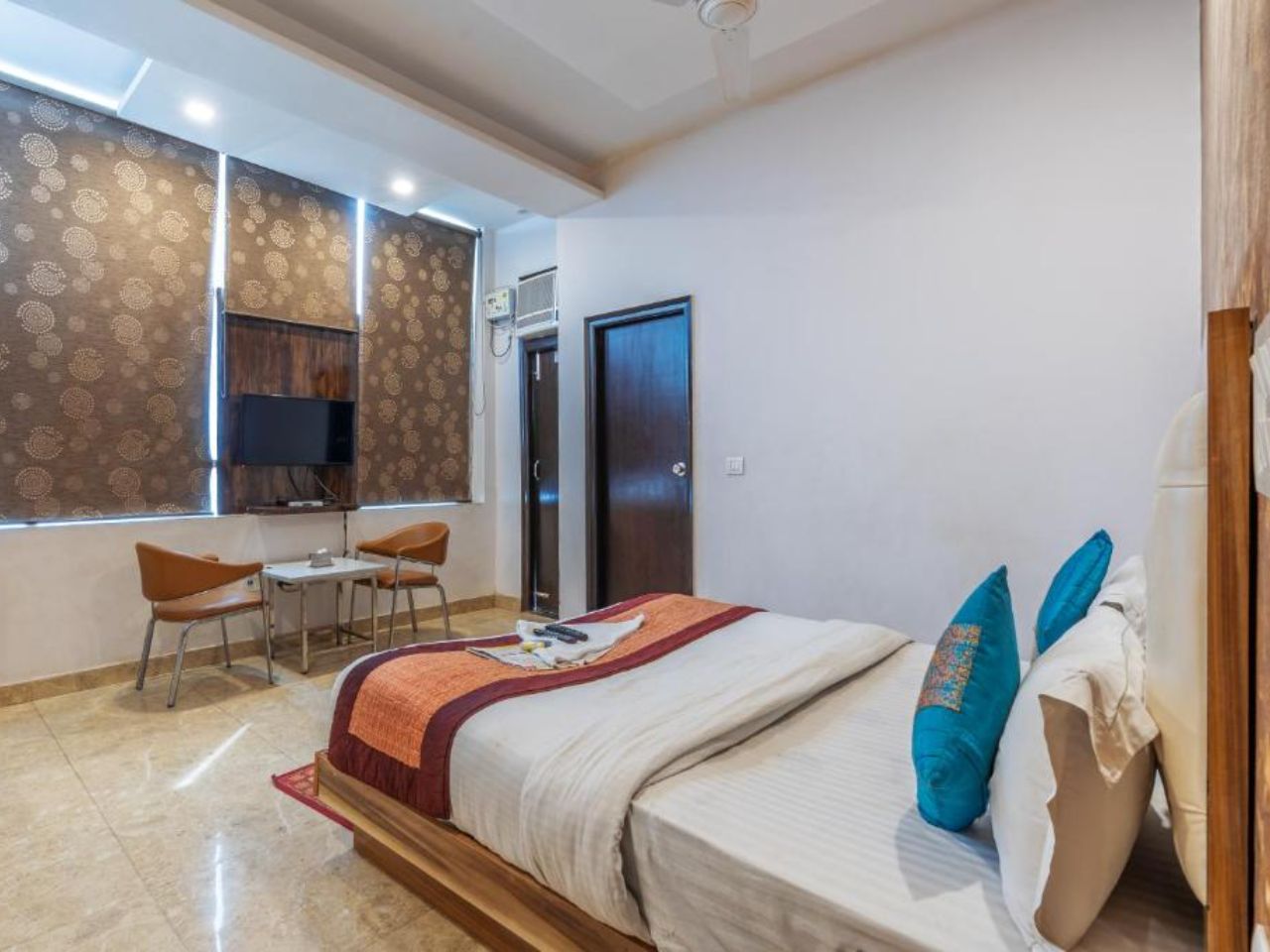 Hotel Diplomat Regency in Delhi