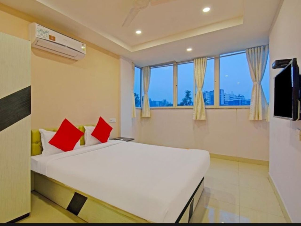 Hotel Galaxy in Kolkata