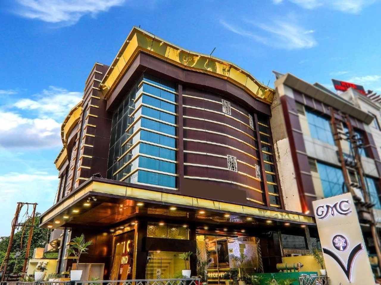 Hotel GMC Grand in Lucknow