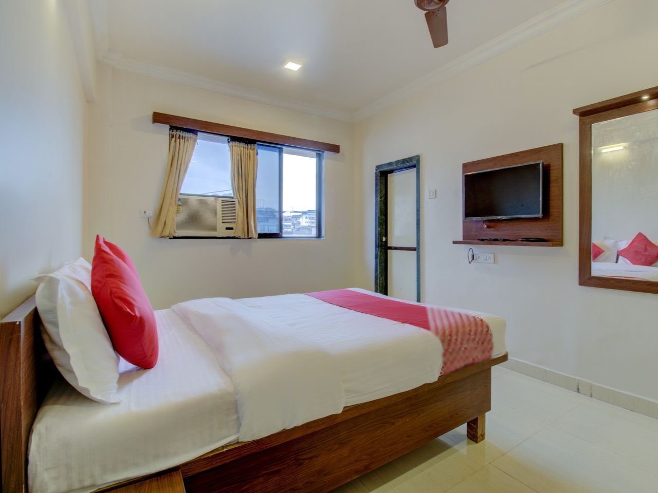 Hotel Della Comforts in Thane