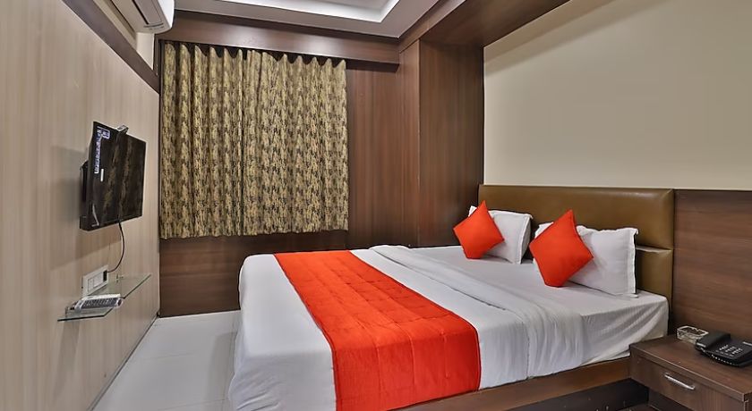 Hotel Shreenath in Ahmedabad