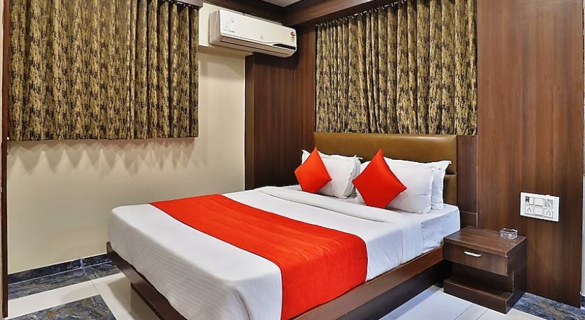 Hotel Shreenath in Ahmedabad