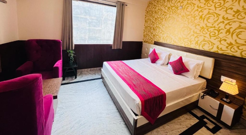 Hotel The Leaf in Lucknow