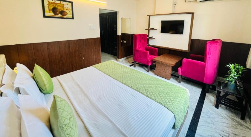 Hotel The Leaf in Lucknow