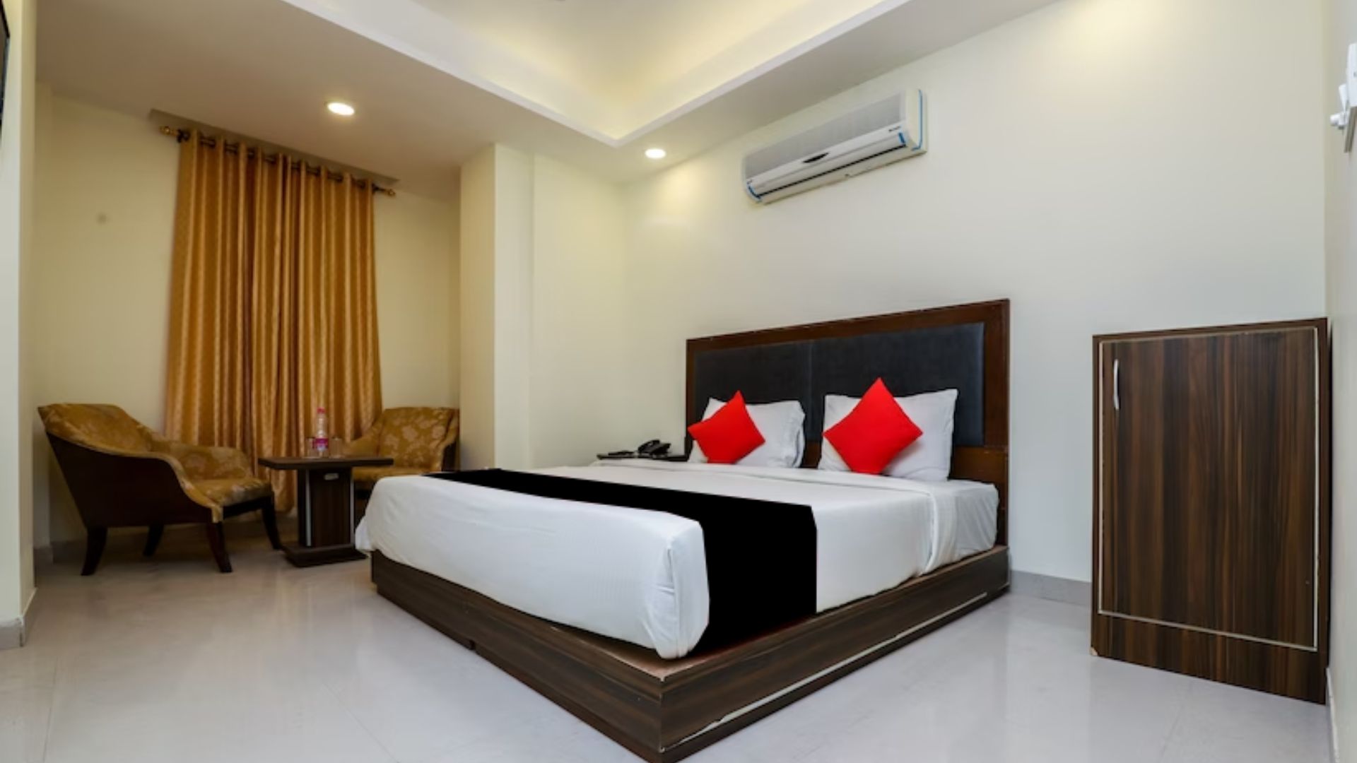 Hotel Ivy Plaza in Delhi