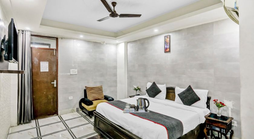 Hotel AP Grand in Noida