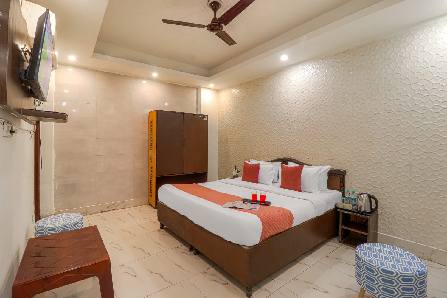 Hotel AP Grand in Noida