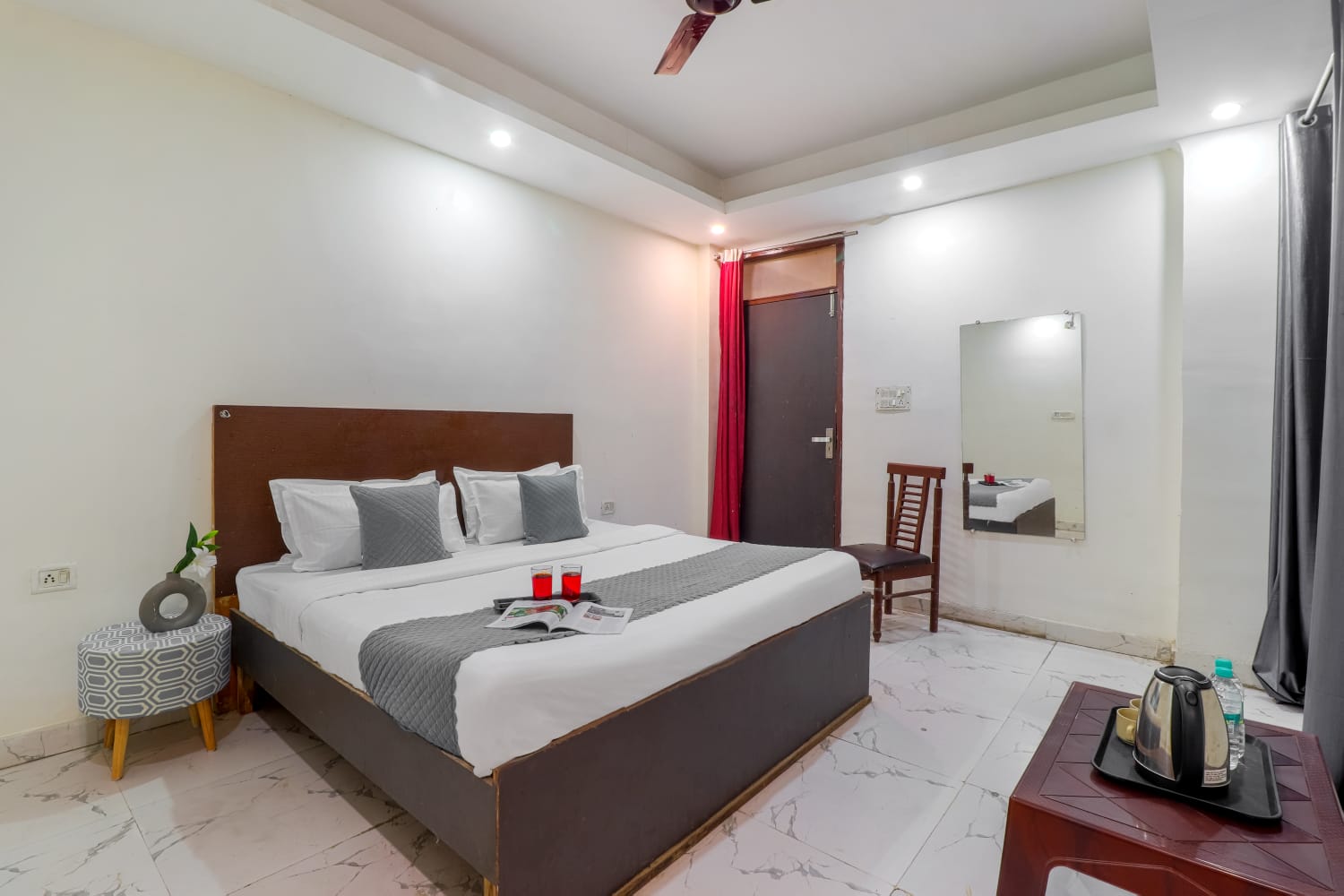 Hotel AP Grand in Noida