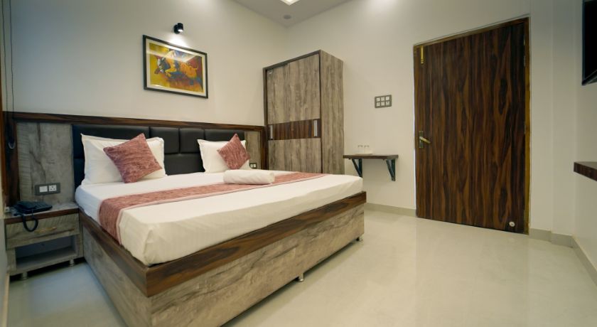 Hotel Oscar Grand Inn in Lucknow