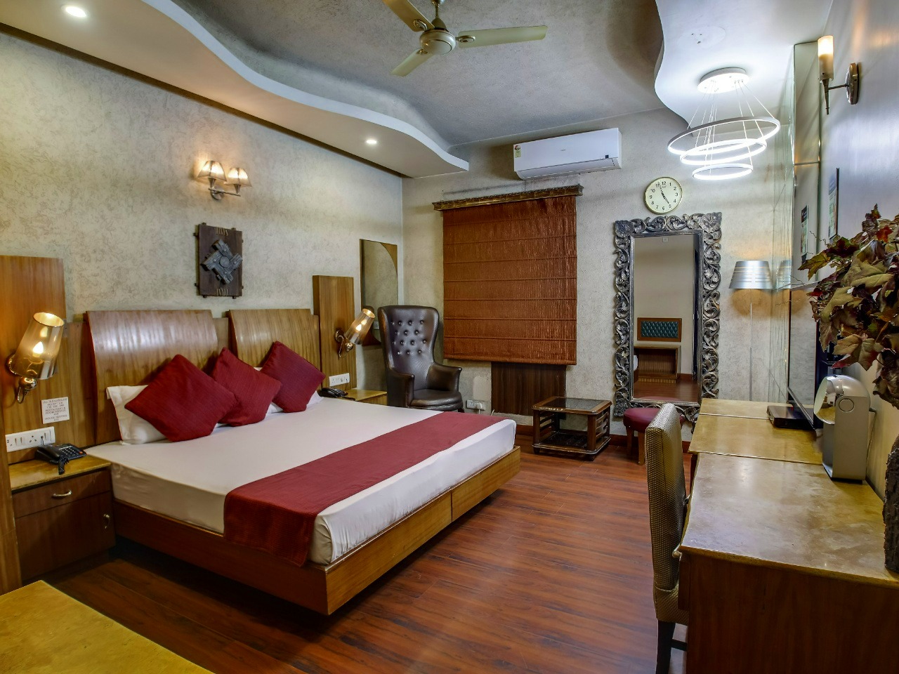 Hotel Royal Castle Grand in Delhi