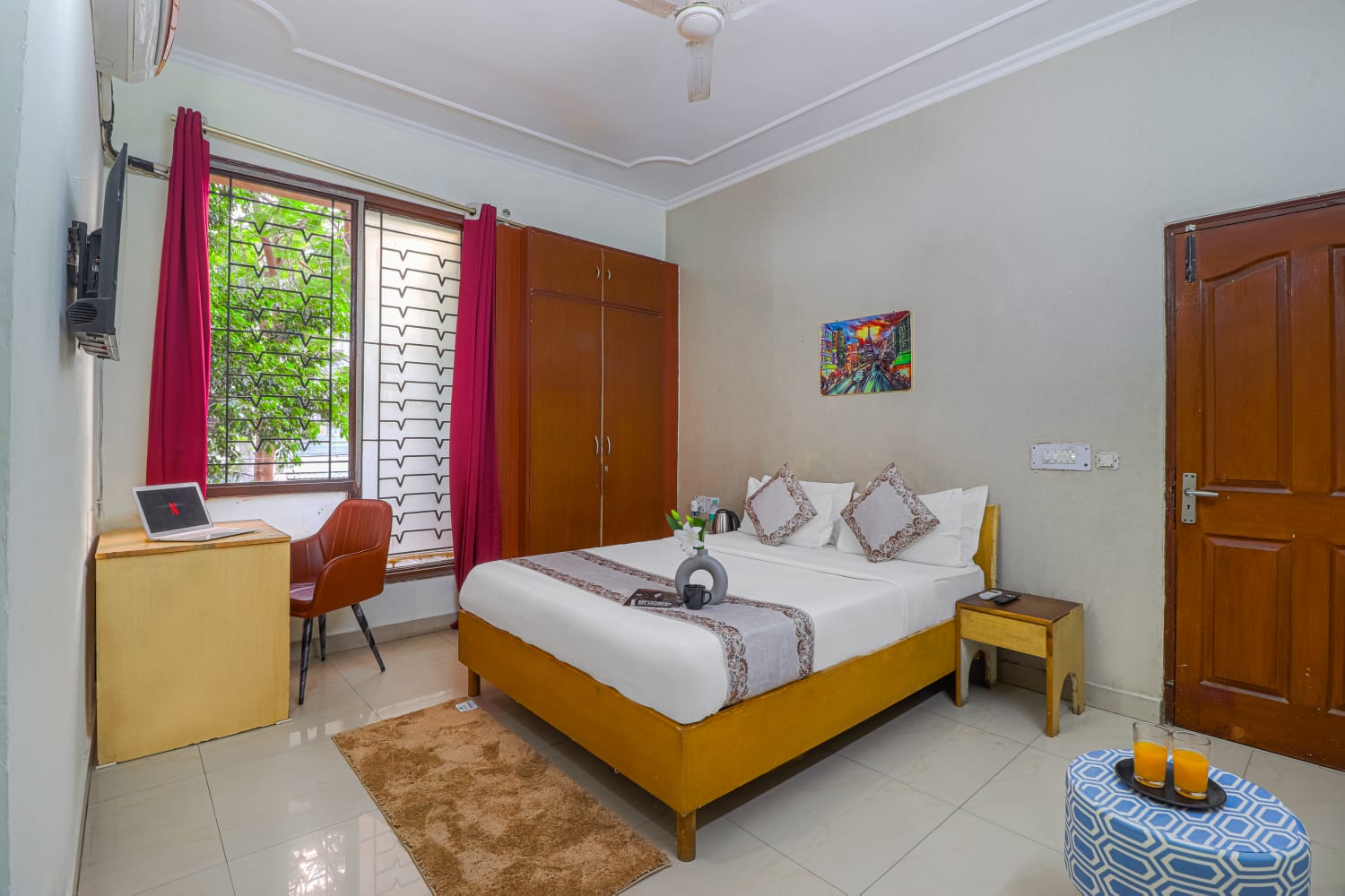 Hotel AP Internaional in Noida